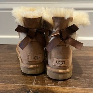 UGG Tan Shearling Bailey Bows